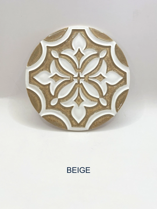 Ręcznie robiona podstawka ceramiczna z motywem śródziemnomorskim