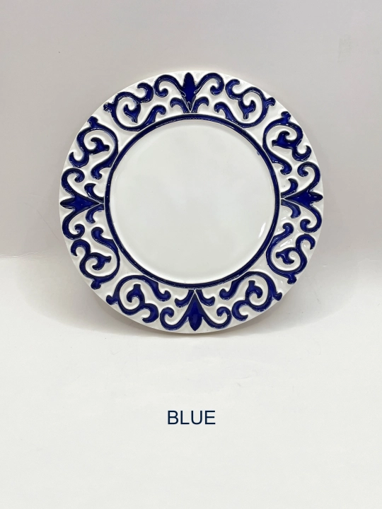 Ręcznie robiona podstawka ceramiczna z motywem ornamentu